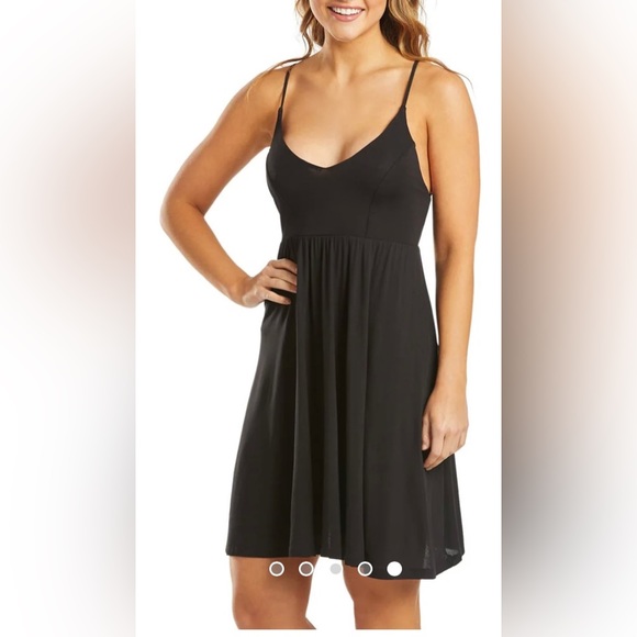 Black spaghetti strap double cross dress - Picture 5 of 10